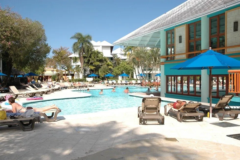 منتجع Grand Paradise Playa Dorada بويرتو بلاتا